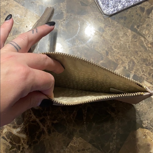 Kate Spade Wristlet - Picture 5 of 8